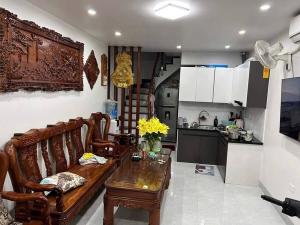 THƯỢNG THANH - 30M2 x 2 Tầng x mt 3.46m - Full Nội Thất như hình về ở luôn .